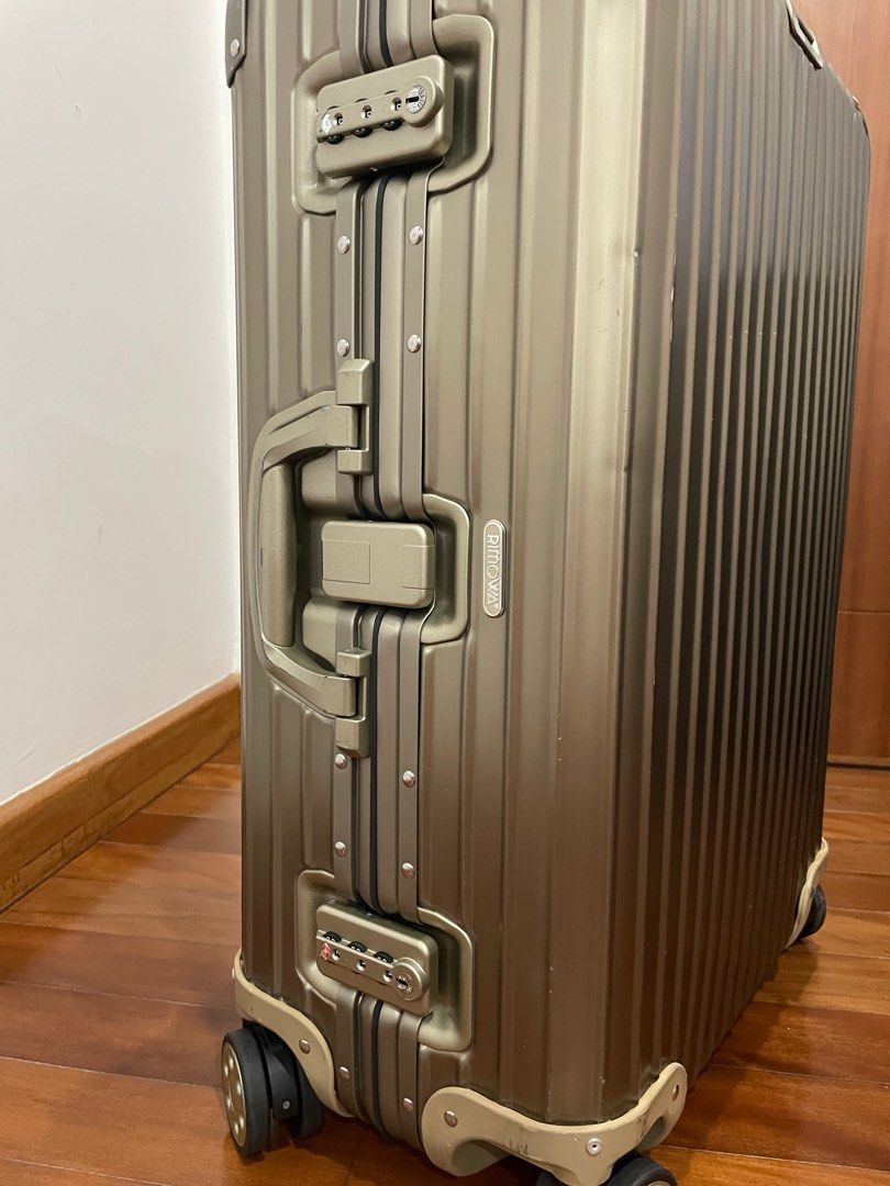 Rimowa Topas Titanium, tricky authenticity check. : r/Rimowa