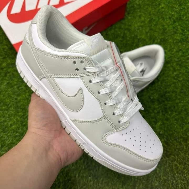 dunk sb low white