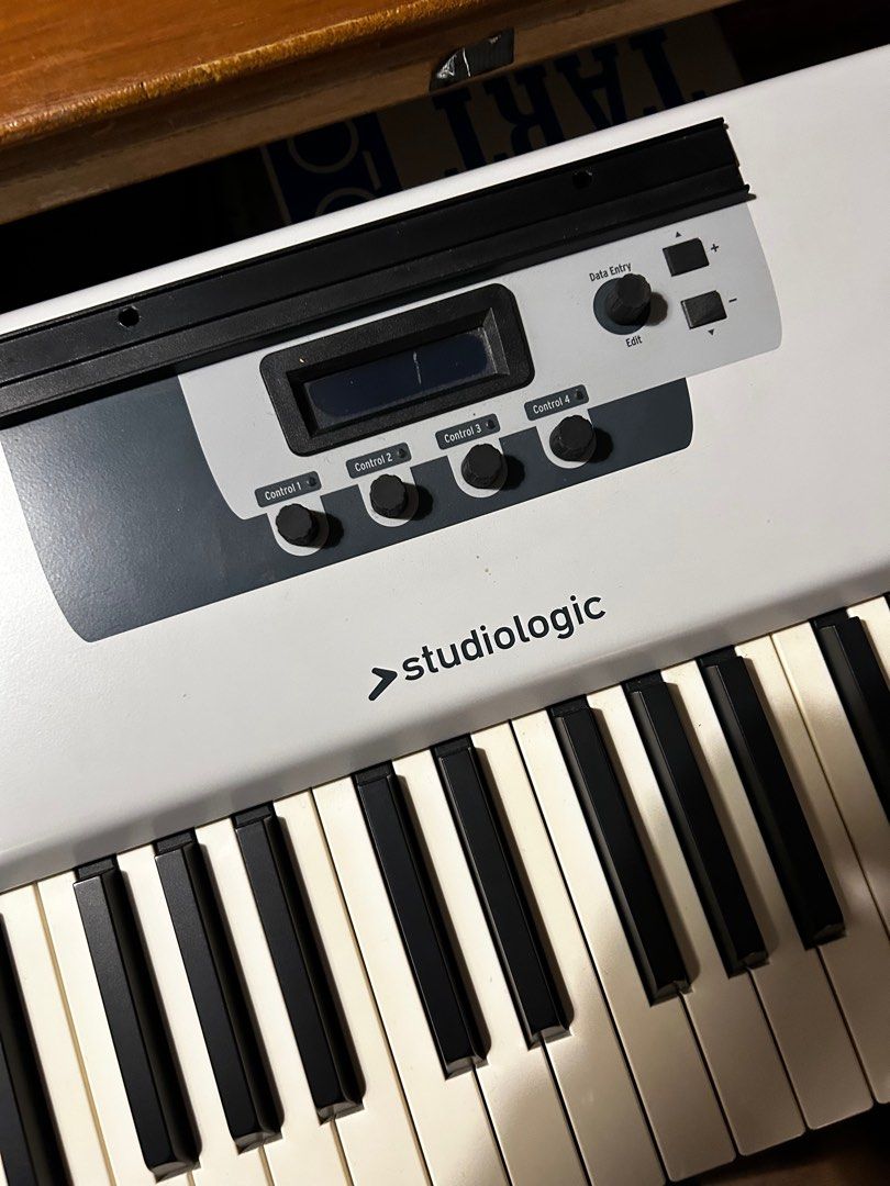 Studiologic Midi Keyboard 73, 興趣及遊戲, 音樂、樂器 & 配件, 樂器 Carousell