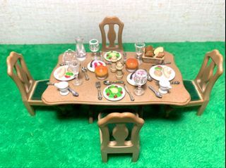Sylvanian Families Dinner Party Set (Green Flair Edition)