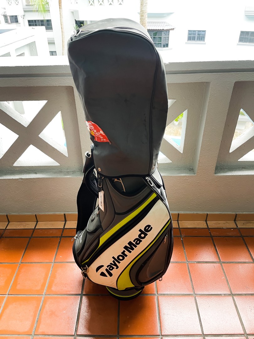 Taylormade tm17 hotsell cart bag