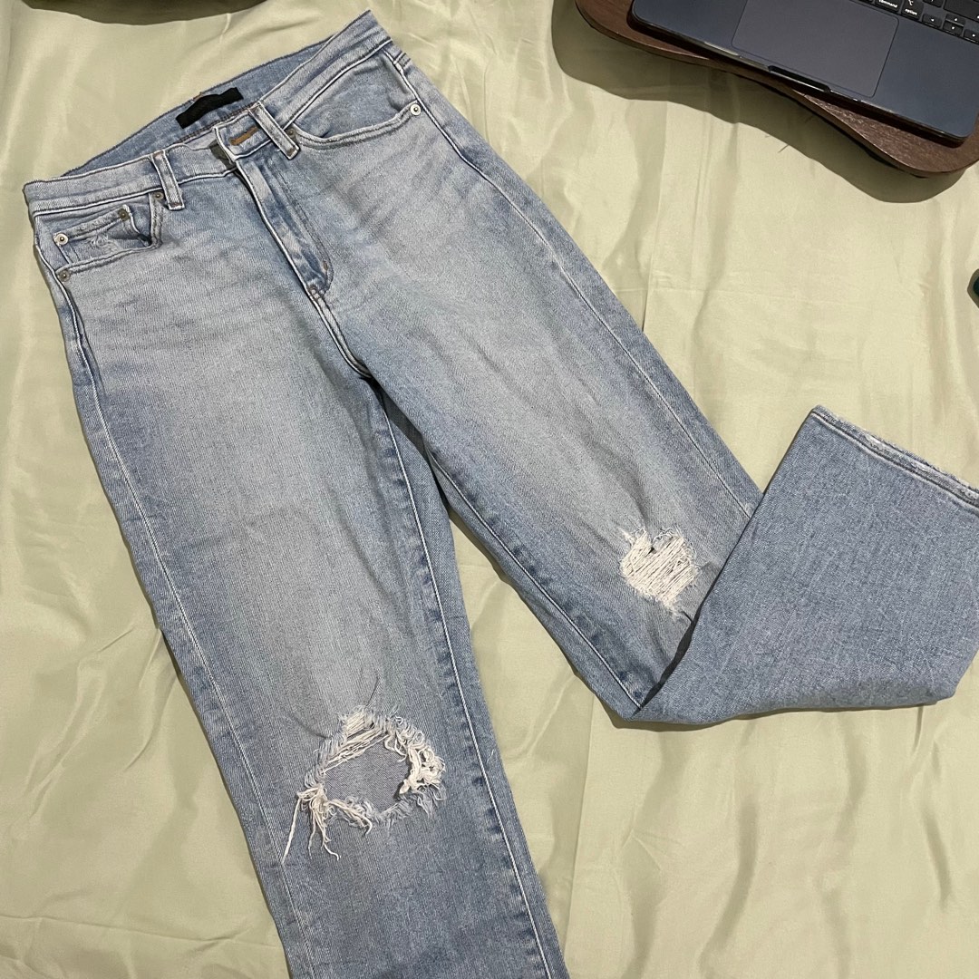 Uniqlo Ripped Jeans, Women's Fashion, Women's Clothes, Bottoms on Carousell