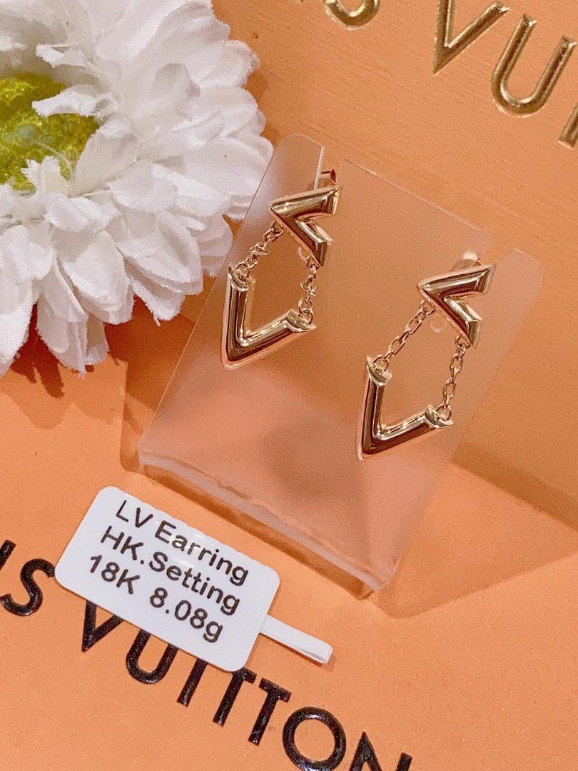 Louis Vuitton Fall in Love earrings pm, Women's Fashion, Jewelry &  Organisers, Earrings on Carousell