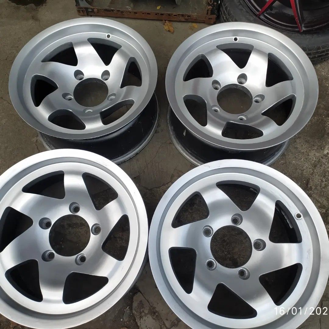 Velg Mobil suzuki katana compomotive Ring 15 pcd 5x139.7 lobang 5, Auto