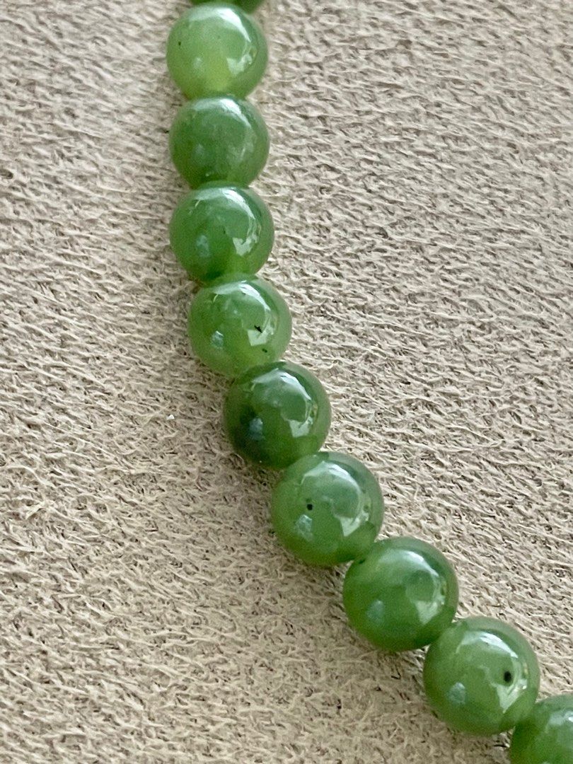 Vintage Genuine Spinach Jade Beads Necklace, Women's Fashion, Jewelry