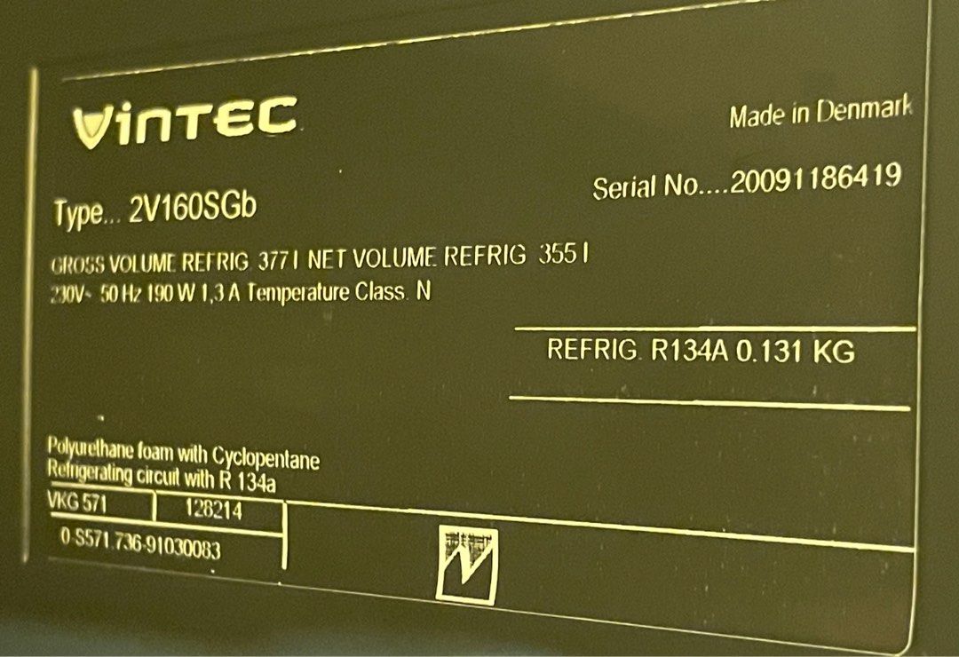 Vintec wine fridge 120 bottles, TV & Home Appliances, Kitchen