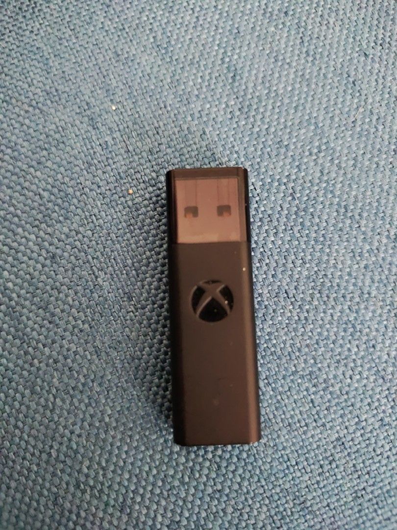 Windows 10 Xbox controller wireless adaptor, 電子遊戲, 遊戲機配件, 手掣 Carousell