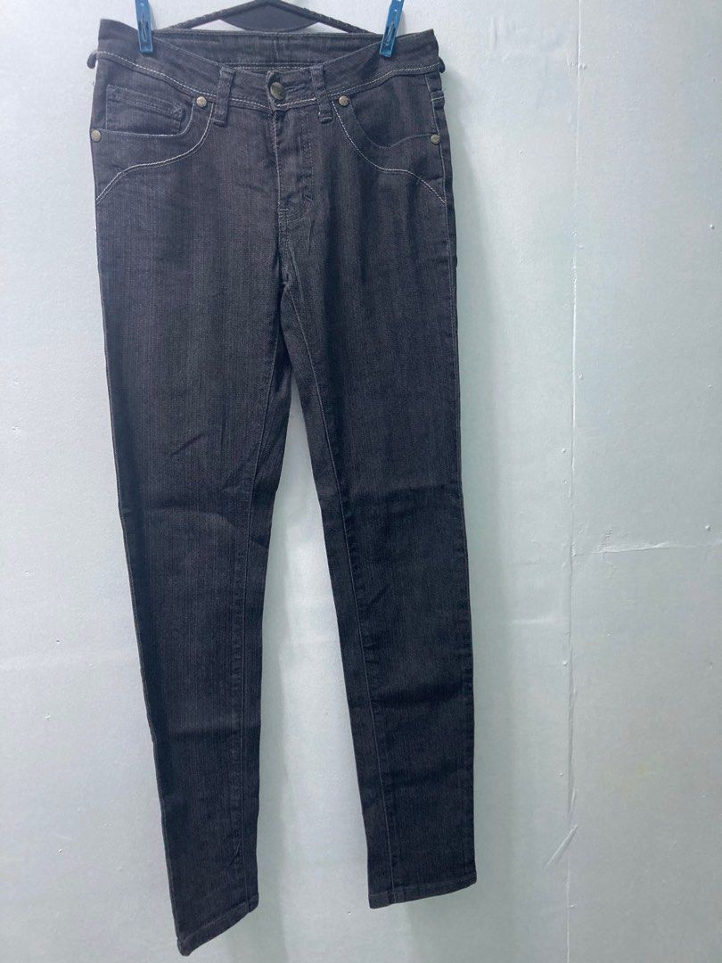 Wranco Dark Jeans 👖 Size 25 (Category: Jeans) located in Taguig. Submitted by 9jadotcom (Listing ID 1210921587, Image 2). Description: Wranco Jeans 👖 Size 25 Slim fit RFS - Hindi na kasya, sis. Matagal na nakatago ito, but I just cannot let it go. Getting my pre-pregnancy waistline doesn’t seem to be something I should aspire for. I decided (finally, after several years) to accept myself for the new size I’m in, therefore I’m selling them to le