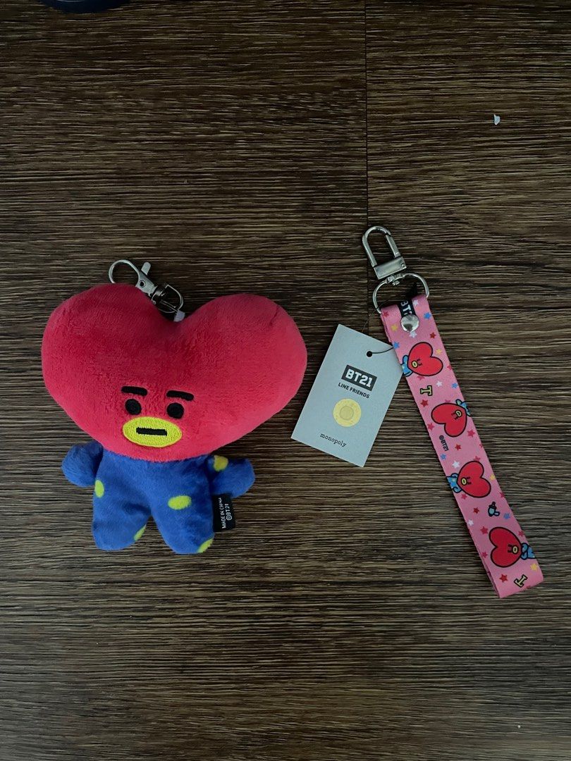 wts bts bt21 tata keychain, Hobbies & Toys, Memorabilia & Collectibles