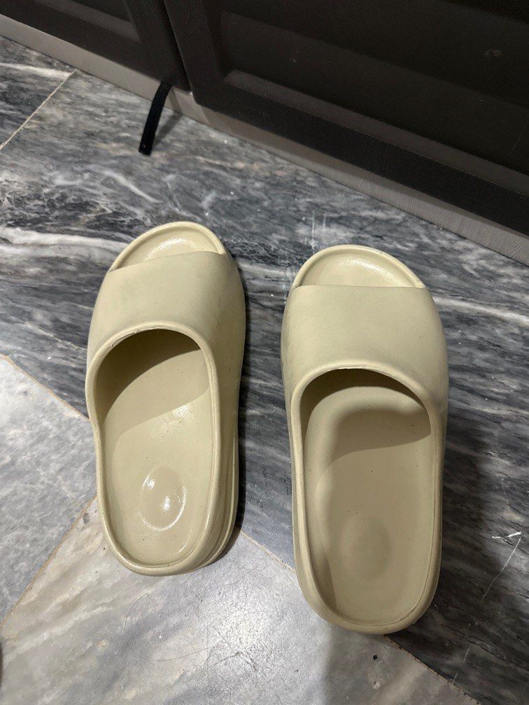 Inspired hotsell yeezy slides