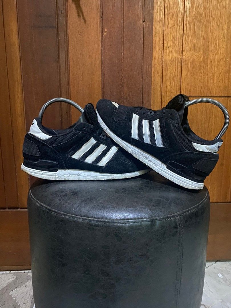 Adidas ZX 700 ( Original ), Fesyen Pria, Sepatu , Sneakers di Carousell