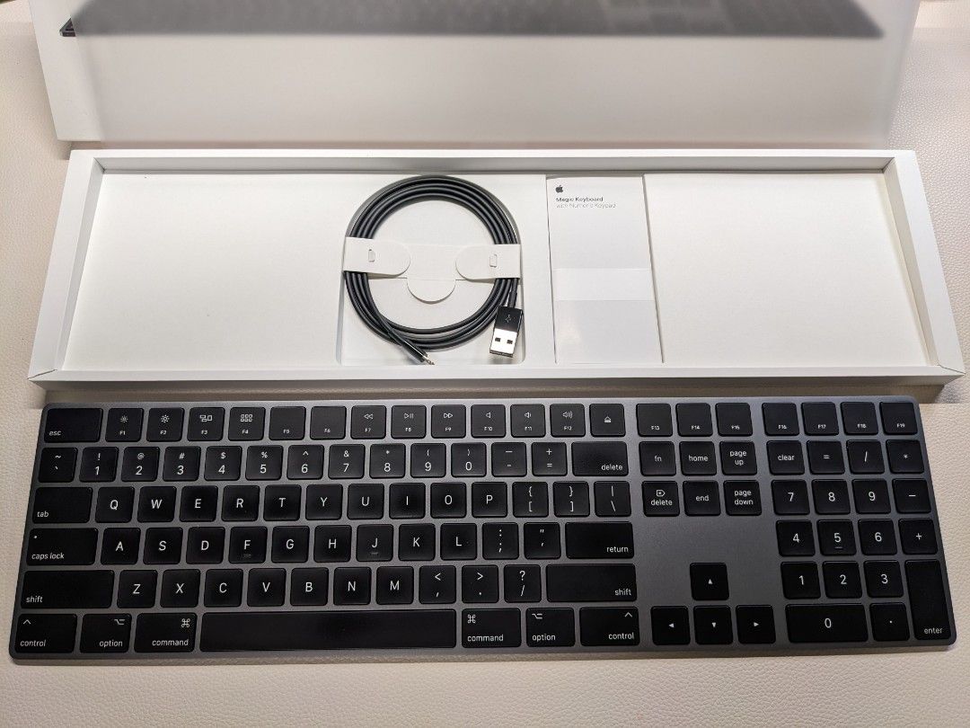 Apple Magic Keyboard with Numeric Keypad Space Grey, Computers & Tech