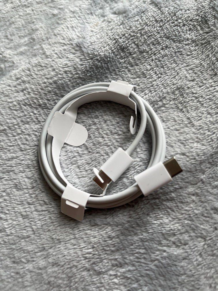 Apple USBC Cable to USBC Cable, Mobile Phones & Gadgets, Mobile & Gadget Accessories, Chargers