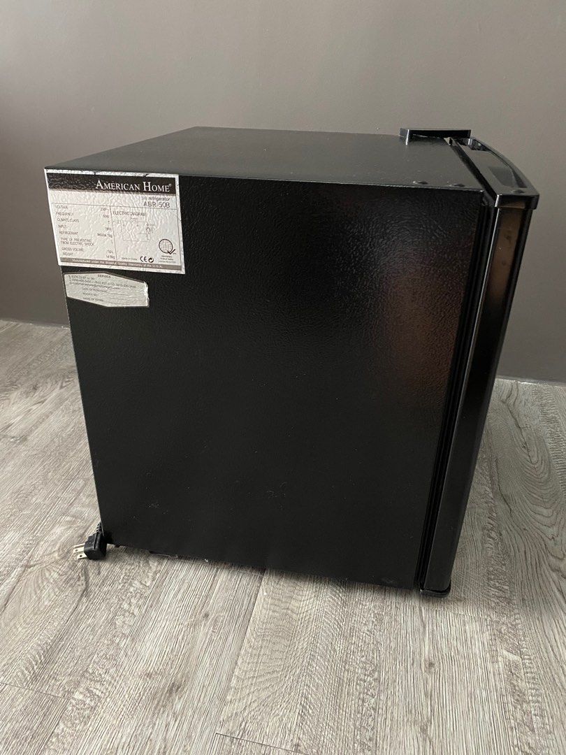 American Home Bar Refrigerator, TV & Home Appliances, Kitchen