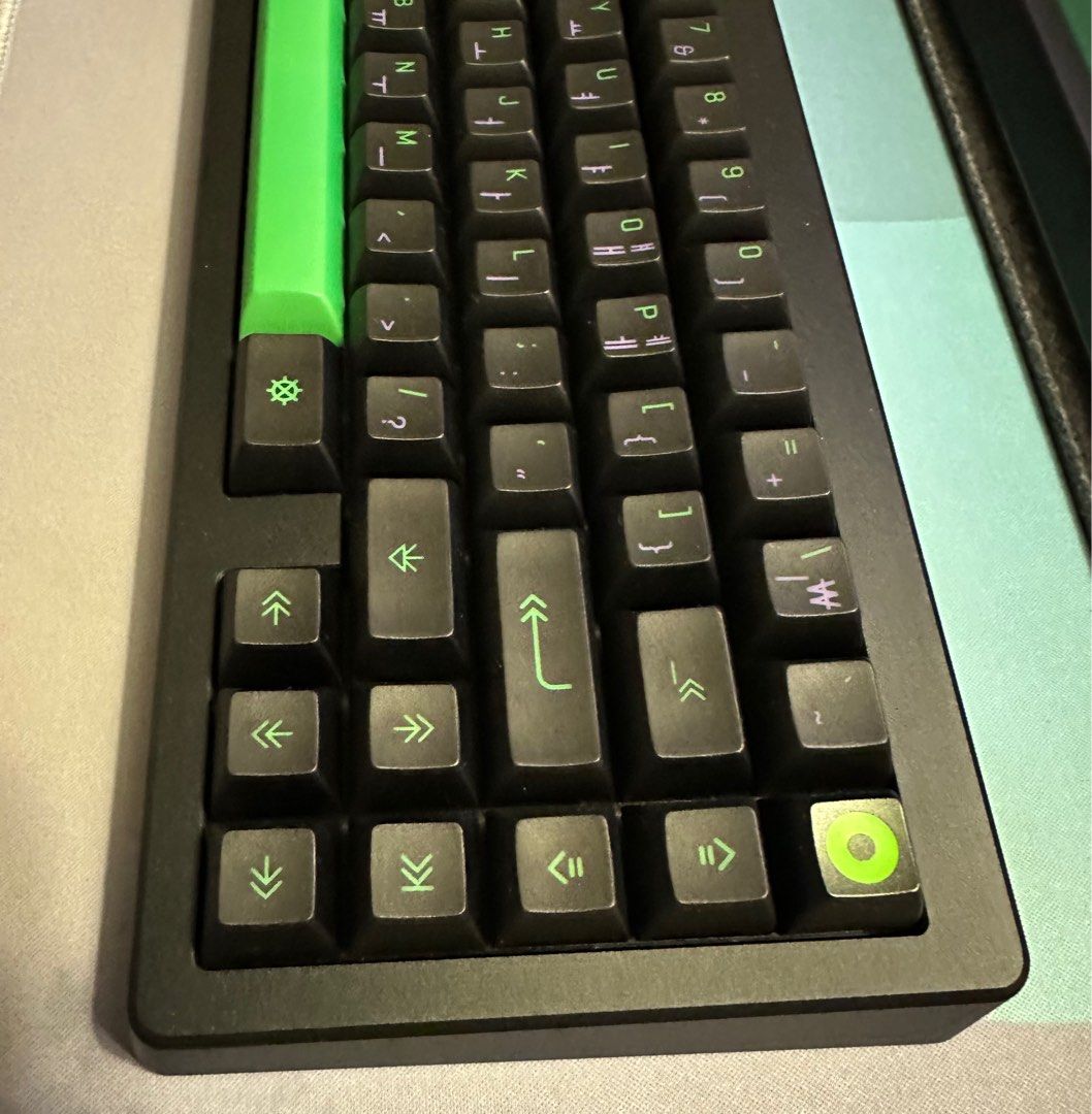 Bauer 2 Keyboard (Black/Brass), Computers & Tech, Parts & Accessories ...