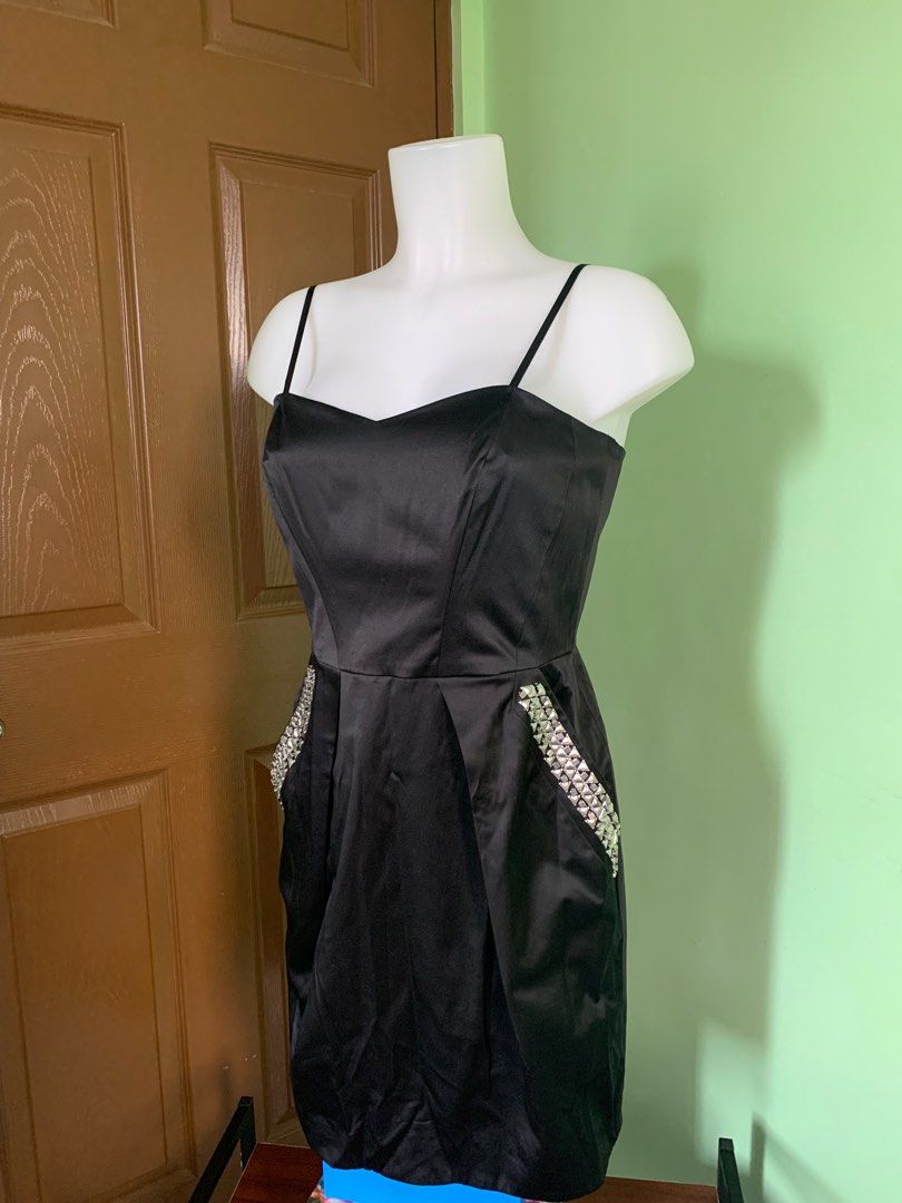 BCBG Black Mini Dress with Pockets (Category: Evening dresses & gowns) located in Quezon City. Submitted by sparklykillua (Listing ID 1210985258, Image 2). Description: BCBG Black Mini Dress with Pockets Brand New never worn still with tags Fits S 🌸 All items are authentic and from the mall 🌸 FREE SHIPPING FOR ORDERS OF P1000 & ABOVE! 🌸 Shipping from Bulacan every Friday-Sunday via J&T Express whichever you prefer 🛍 🌸 Last price posted! My c