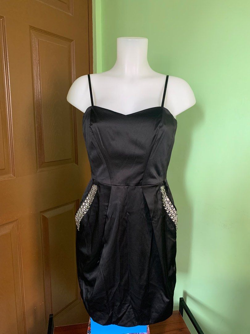 BCBG Black Mini Dress with Pockets (Category: Evening dresses & gowns) located in Quezon City. Submitted by sparklykillua (Listing ID 1210985258, Image 1). Description: BCBG Black Mini Dress with Pockets Brand New never worn still with tags Fits S 🌸 All items are authentic and from the mall 🌸 FREE SHIPPING FOR ORDERS OF P1000 & ABOVE! 🌸 Shipping from Bulacan every Friday-Sunday via J&T Express whichever you prefer 🛍 🌸 Last price posted! My c