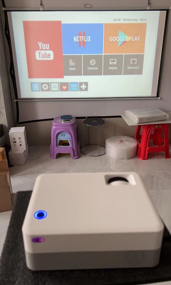 Beamo Smart Android Projector. Built in Netflix, Youtube, Screen
