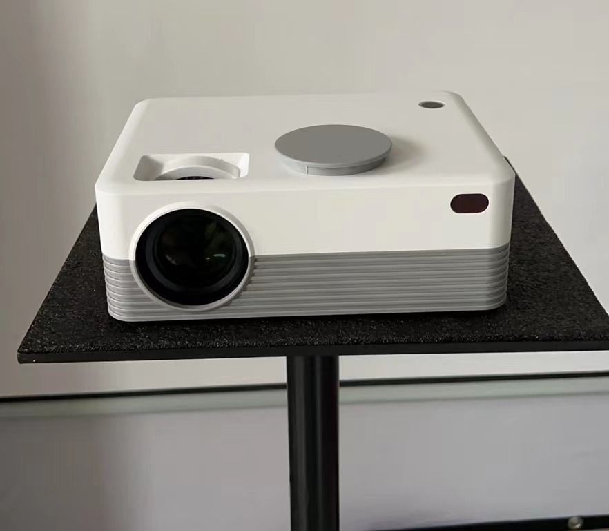 Beamo Smart Android Projector. Built in Netflix, Youtube, Screen