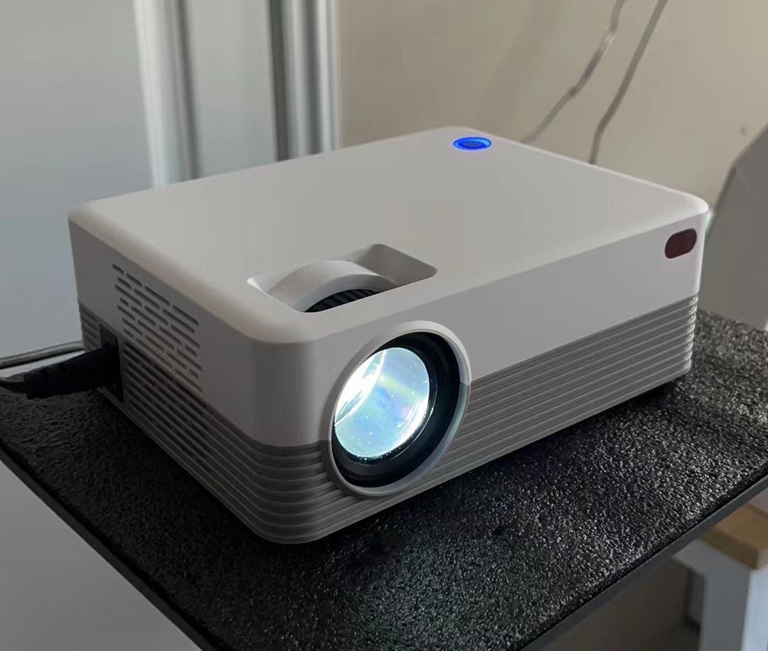 Beamo Smart Android Projector. Built in Netflix, Youtube, Screen