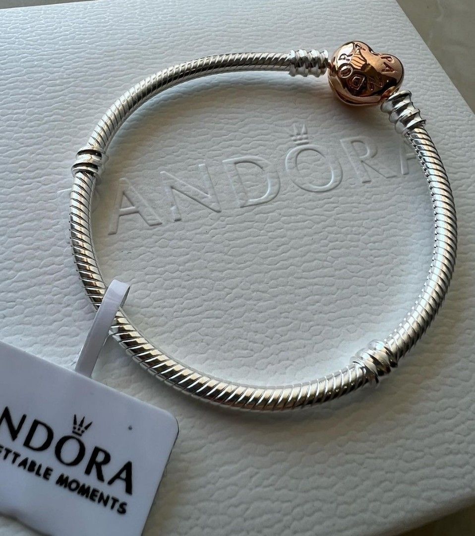 Pandora bracelet with rose hotsell gold heart clasp