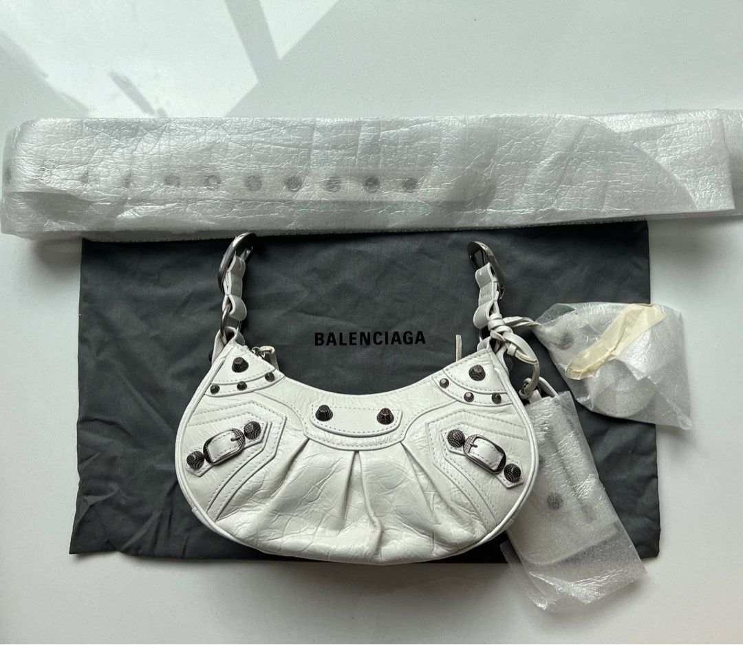 balenciaga le cargole