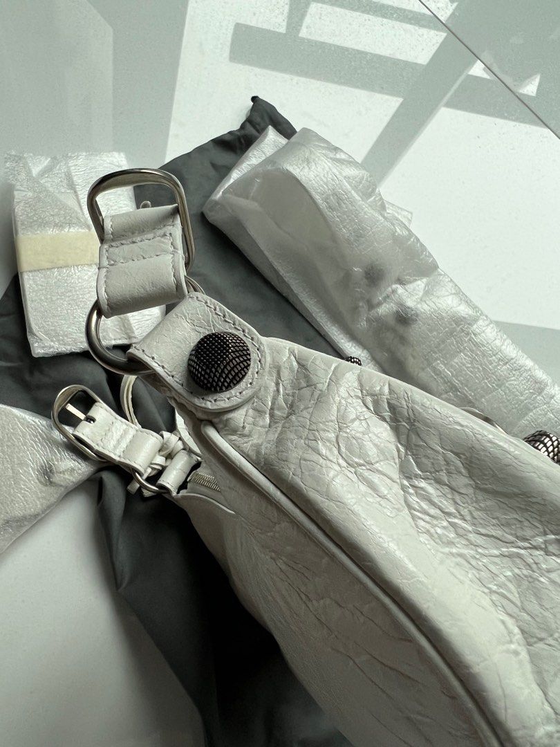 balenciaga le cargole