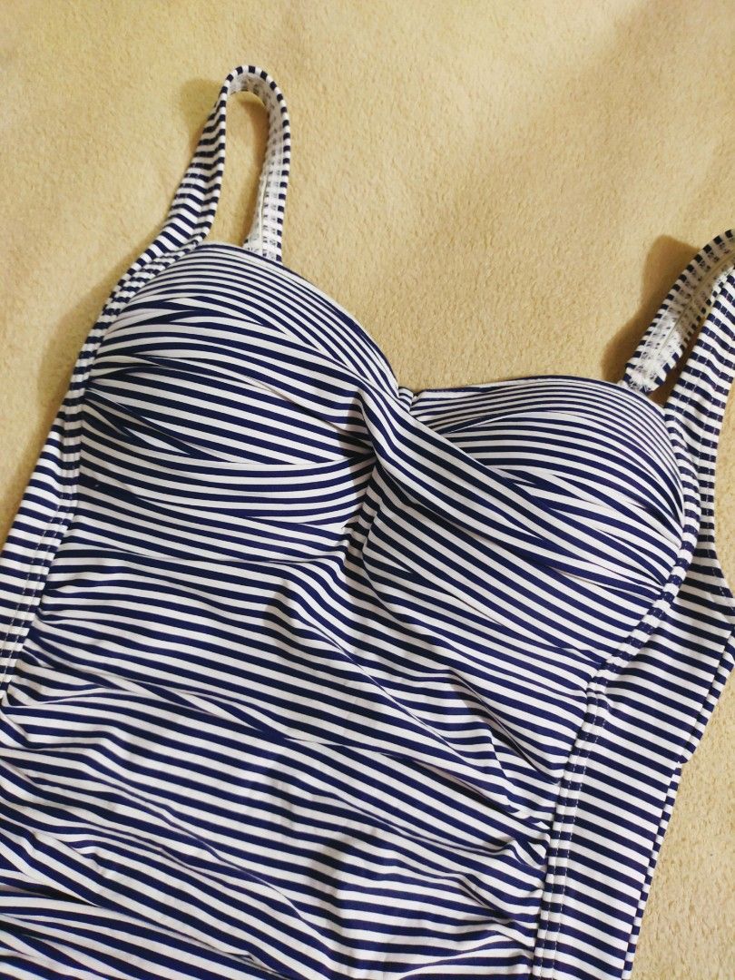 NIP TUCK BOND EYE TUMMY CONTROL ONE PIECE SWIMSUIT, Women's Fashion