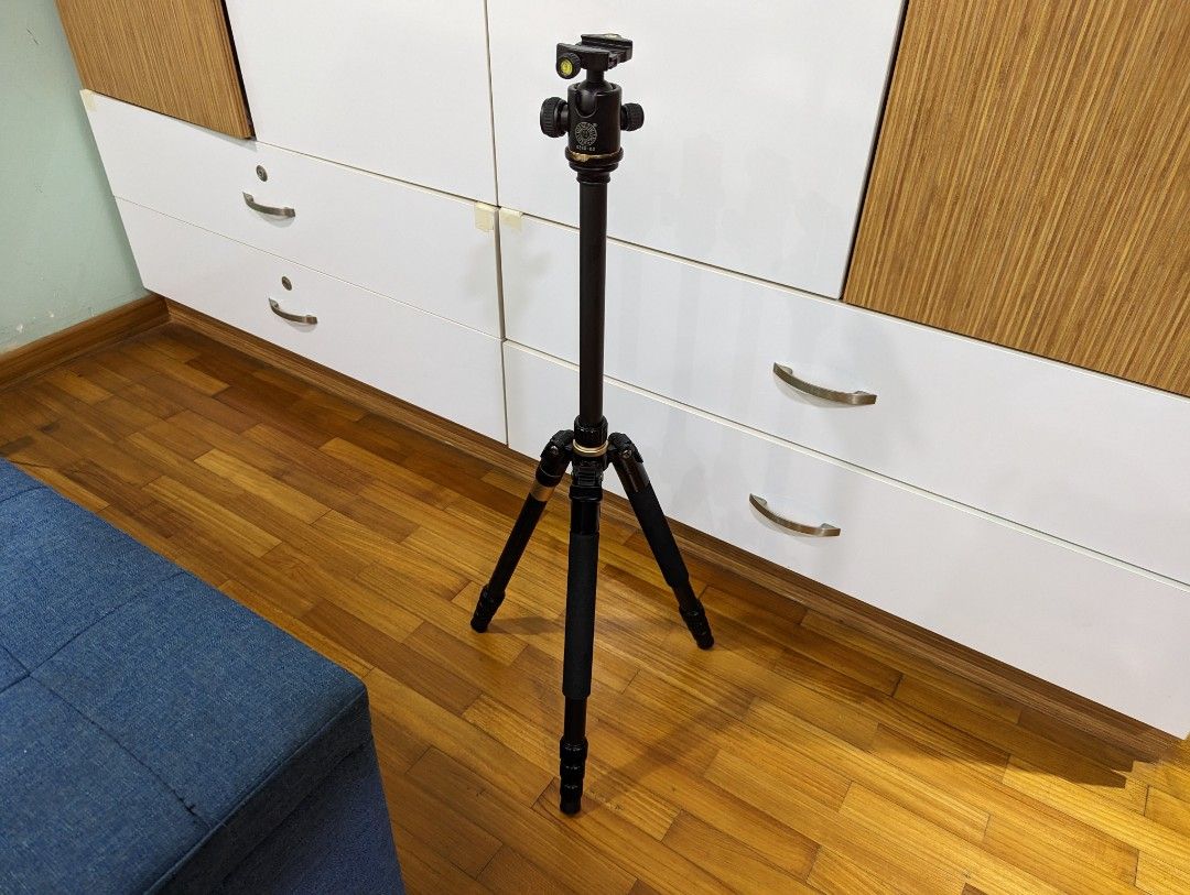 Brand new Professional Grade Tripod for Cameras., Photography