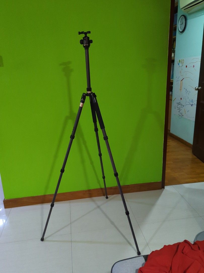Brand new Professional Grade Tripod for Cameras., Photography