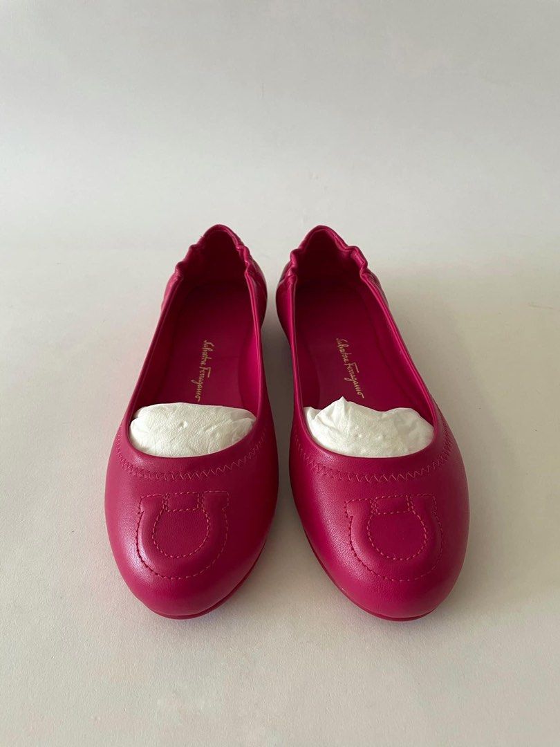 BRANDNEW FERRAGAMO VIGNOLA BEGONIA FLATS Size 5 Women s Fashion Footwear Flats Sandals on Carousell