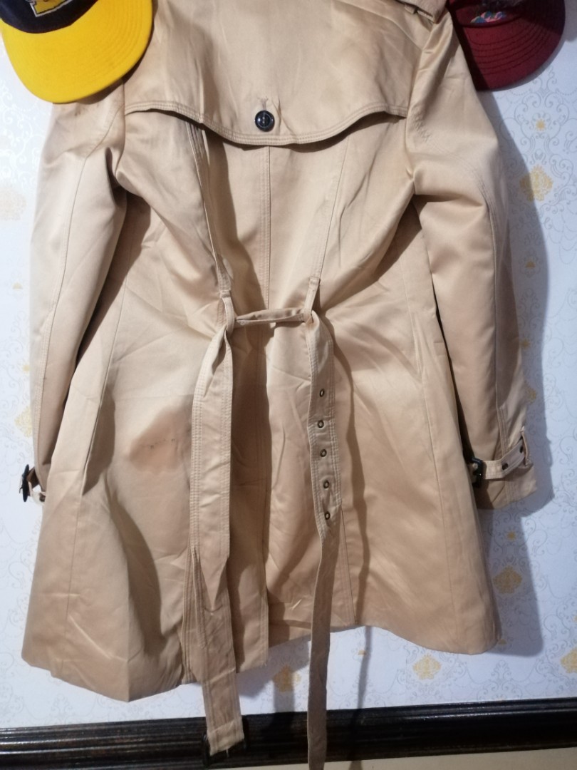 Burberry trench, Women's Fashion, Coats, Jackets and Outerwear on Carousell