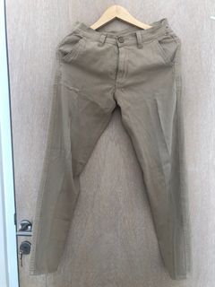 Celana Panjang Cream Semi Chino