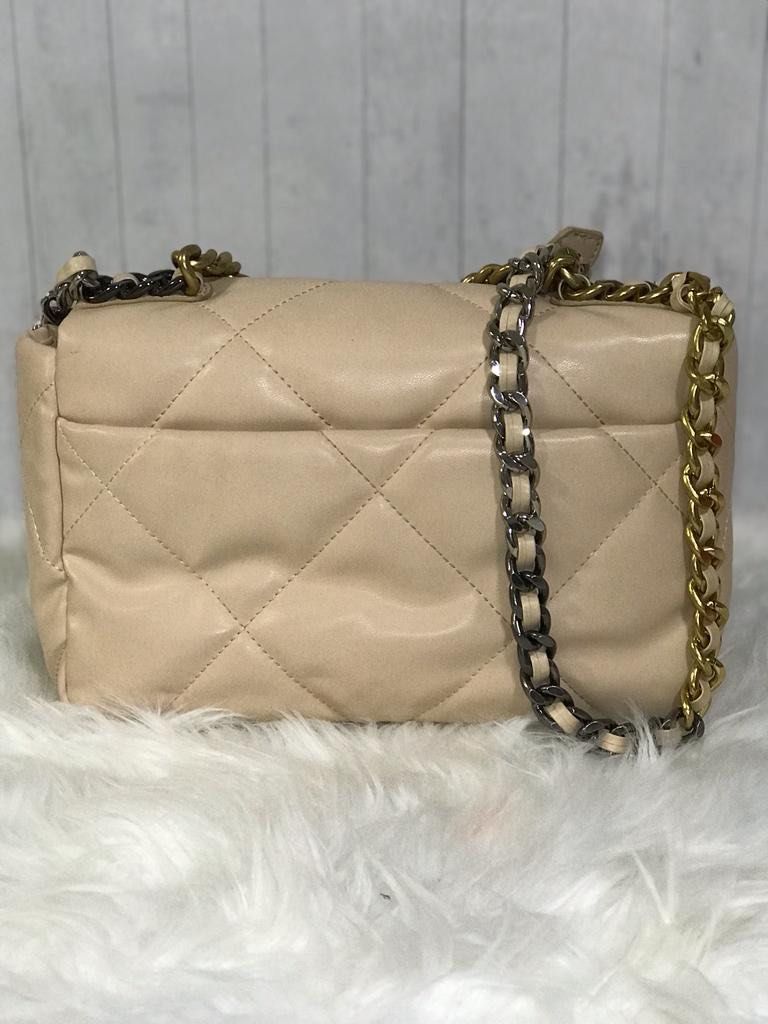 Chanel 19 Small ( Bundle Item), Women's Fashion, Bags & Wallets, Cross-body  Bags on Carousell