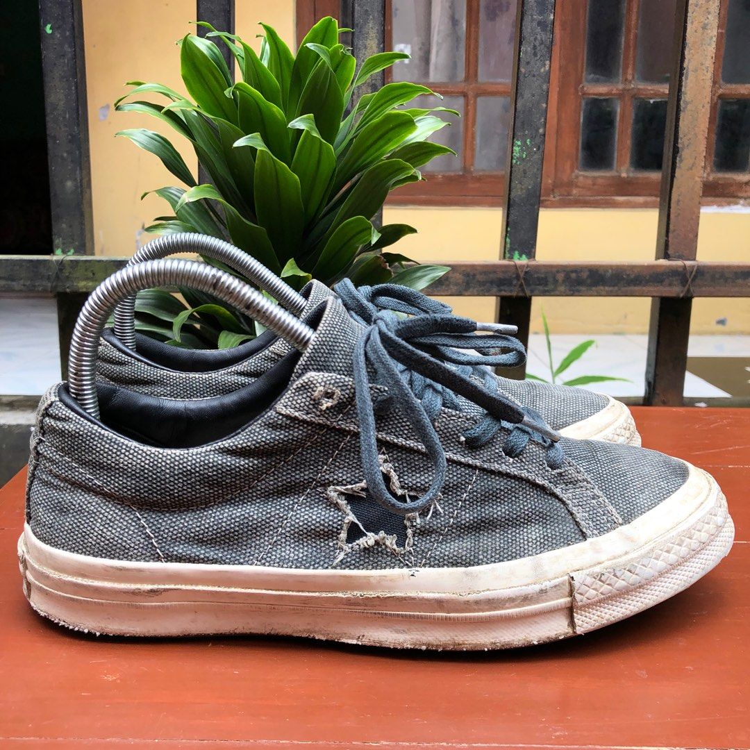 Converse CT One Star BW Fesyen Pria Sepatu Sneakers di Carousell