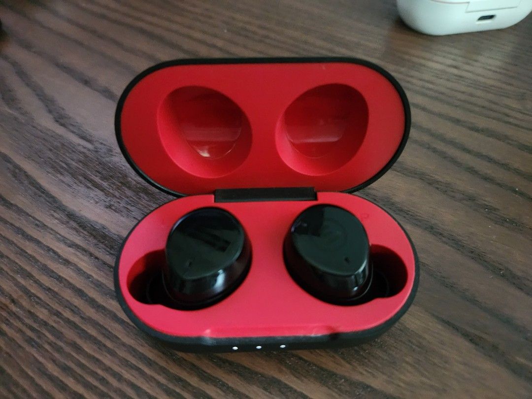 Cr8 hotsell sounds earbuds