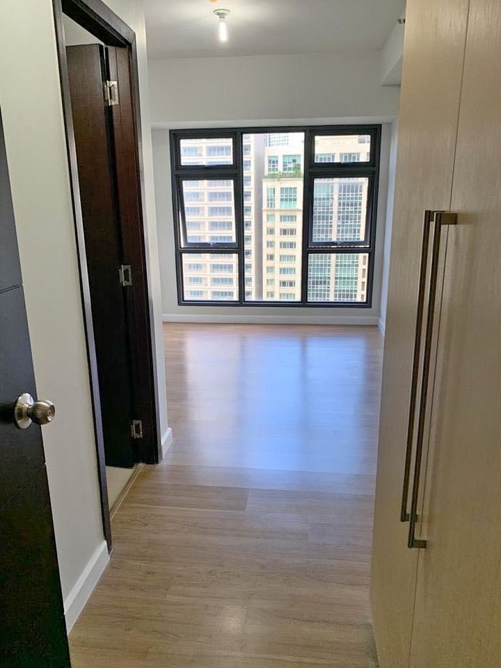 Escala Salcedo for Sale 3 Bedroom unit L.P. Leviste St. right across Salcedo Park., Property