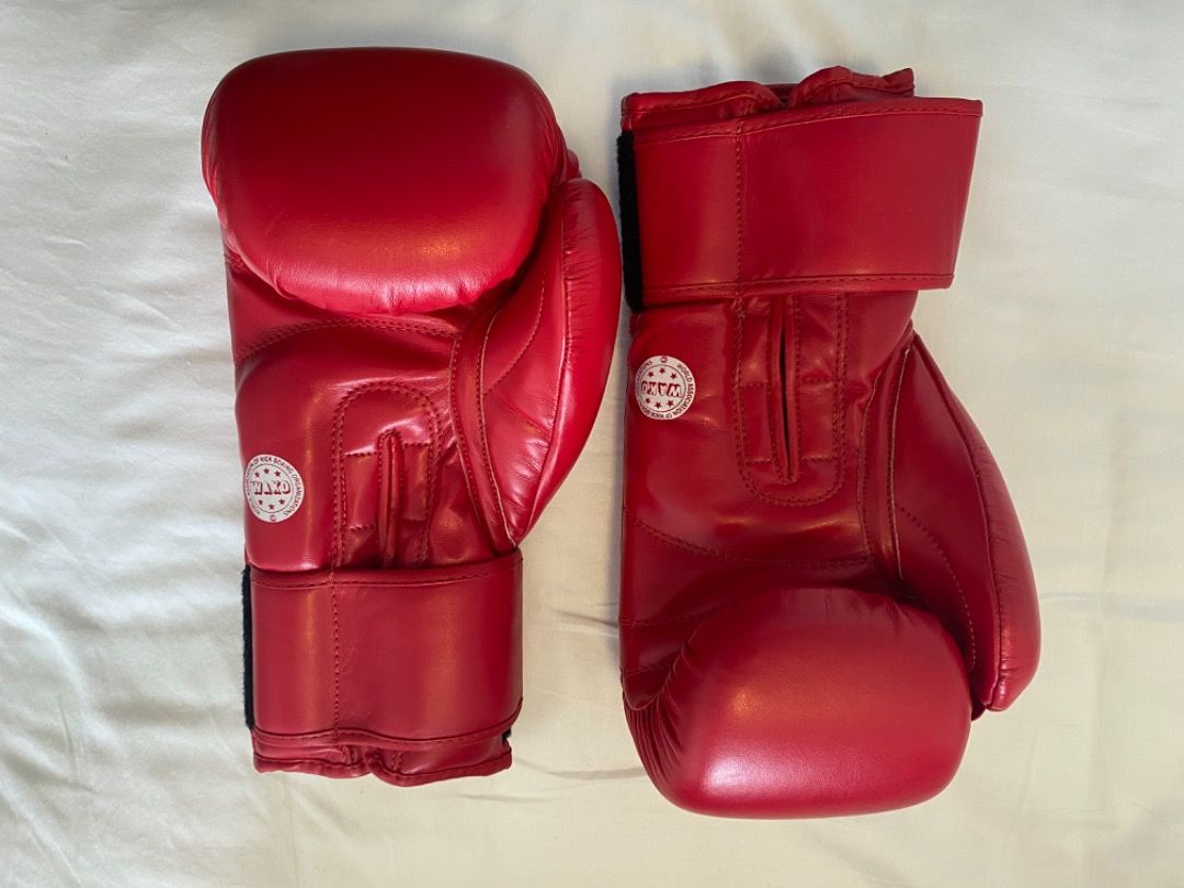 Excellent condition 16oz Adidas boxing gloves, Sports Equipment, Other