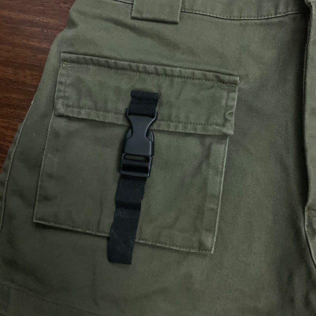 FACTORIE Cargo Shorts, Women's Fashion, Bottoms, Shorts on Carousell