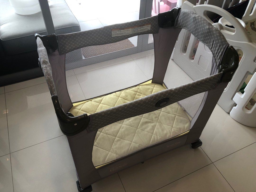 Graco foldable travel cot, Babies & Kids, Baby Nursery & Kids Furniture ...
