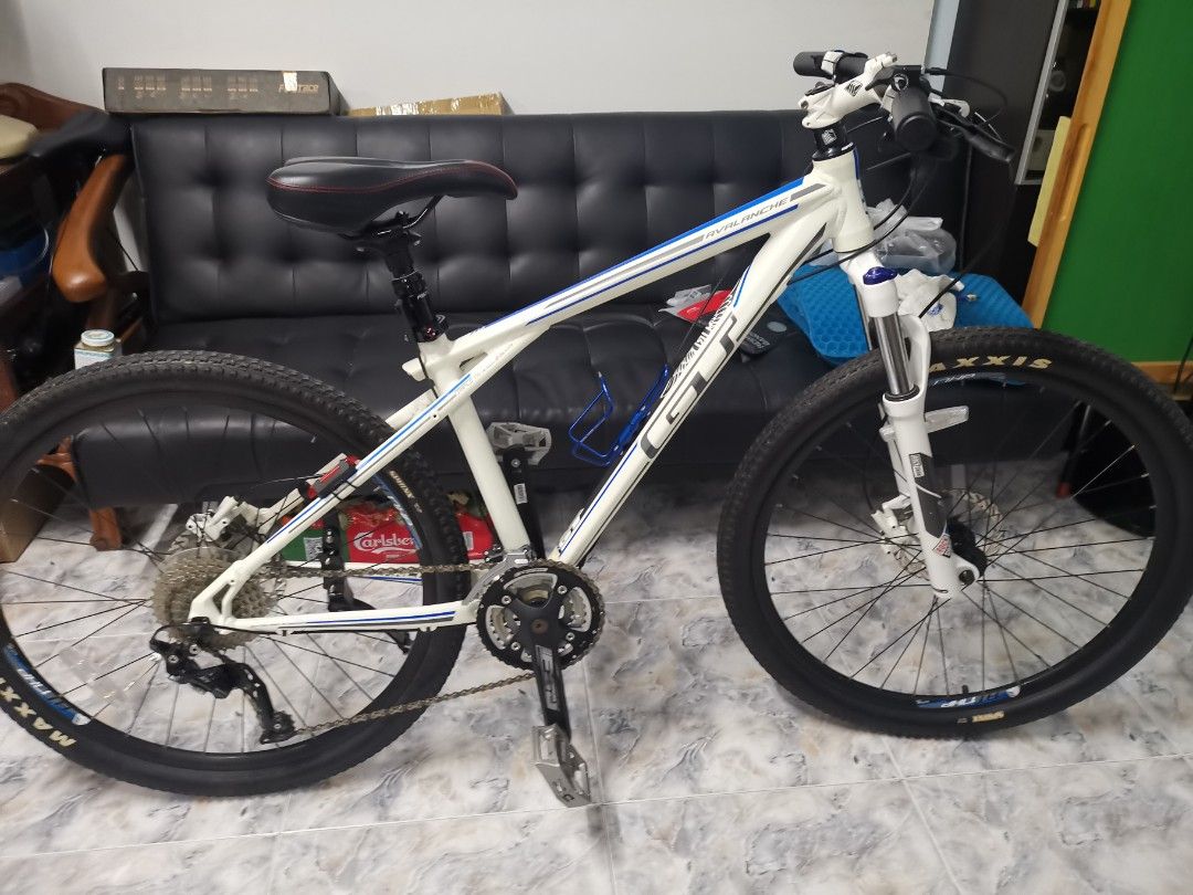 GT Avalanche 1.0 mountain bike S size frame Sports Equipment