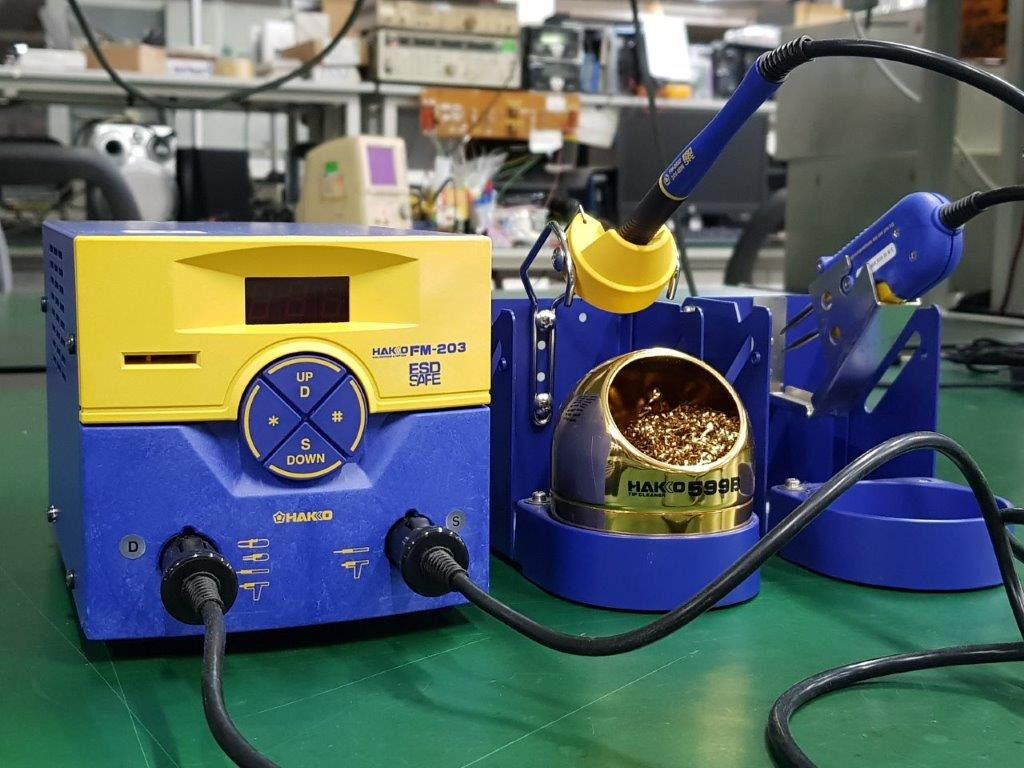 Hakko FM203 Rework Station " with Hot Tweezer and Micro Soldering