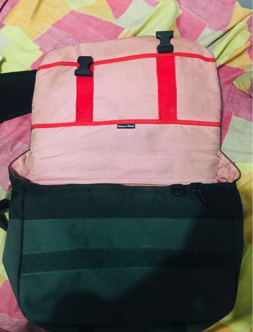 Herschel pop quiz messenger bag, Men's Fashion, Bags, Sling Bags on