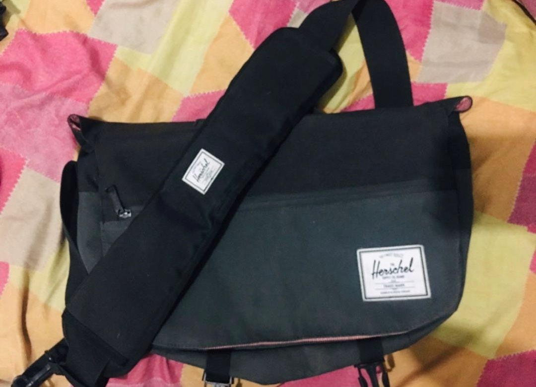 Herschel pop quiz messenger bag, Men's Fashion, Bags, Sling Bags on