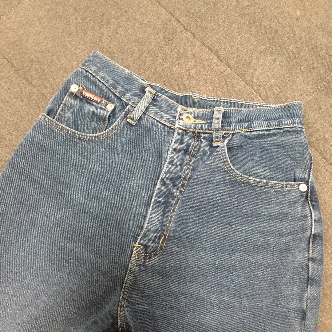 High waist flare jeans, high quality (Category: Jeans) located in Taguig. Submitted by jdeclutter__ (Listing ID 1211035880, Image 1). Description: waist 24 inches length 37 inches.