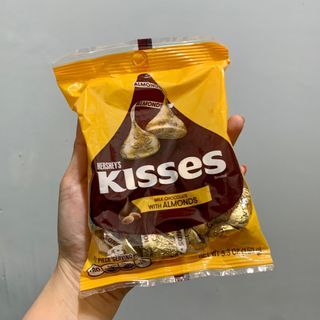 Kisses Almonds
