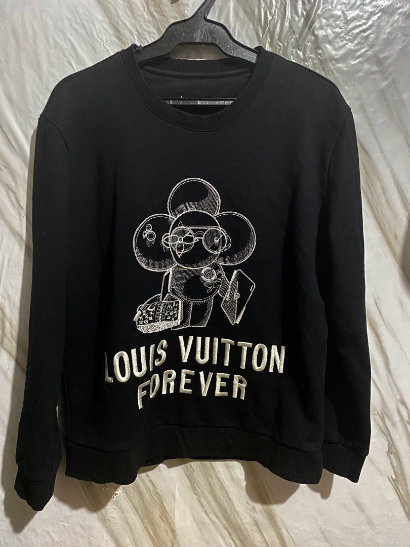 L // Louis Vuitton LV Sweatshirt, Luxury, Apparel on Carousell