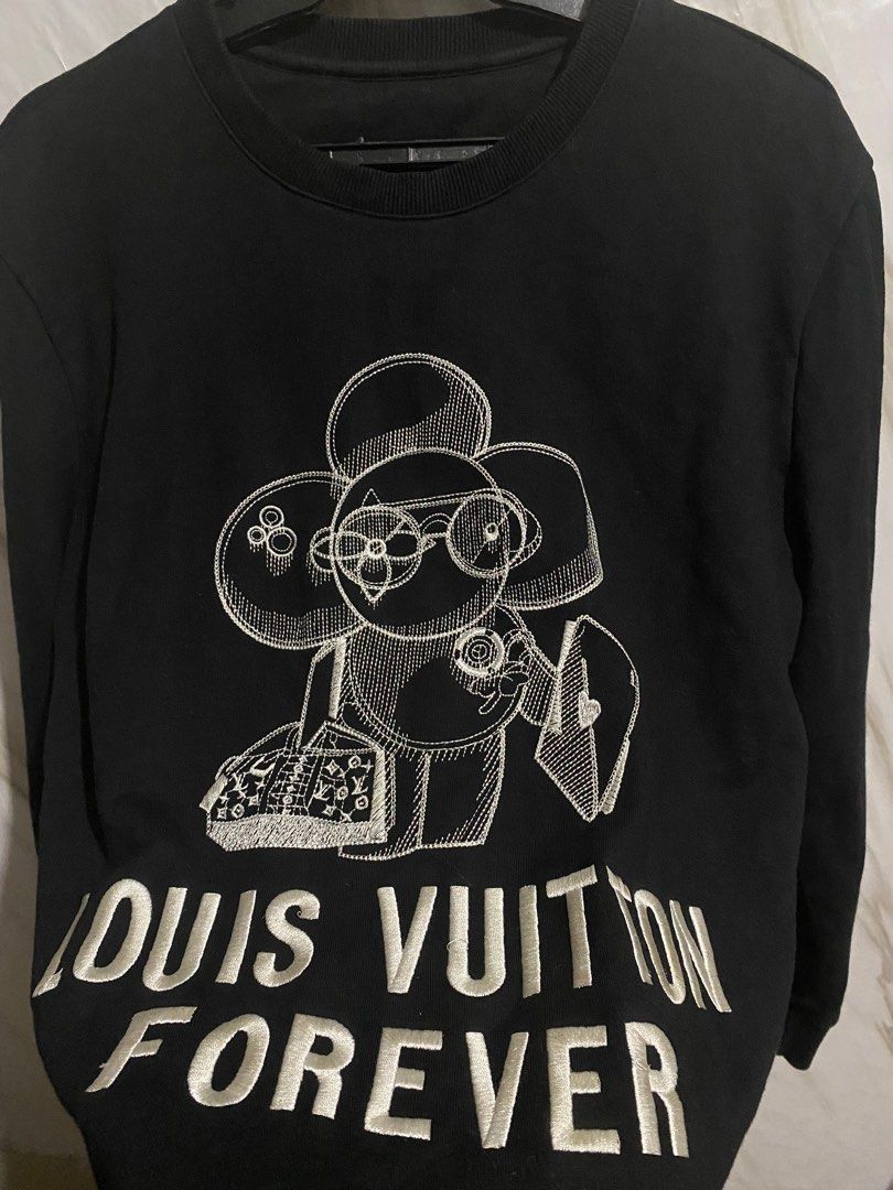 L // Louis Vuitton LV Sweatshirt, Luxury, Apparel on Carousell