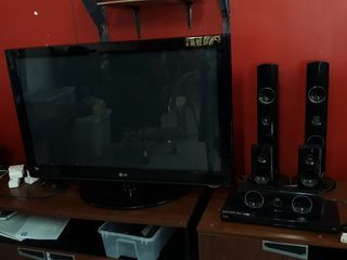 LG TV WITH SPEAKERS SET! (24 INCHES TV)