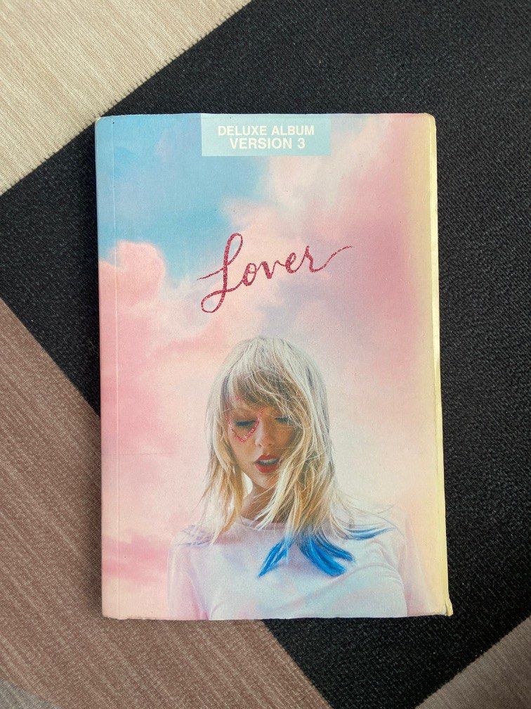 Lover Deluxe Album Version 3 (Category: CDs & DVDs) located in Lipa City. Submitted by missyswiftie (Listing ID 1210953520, Image 1). Description: .